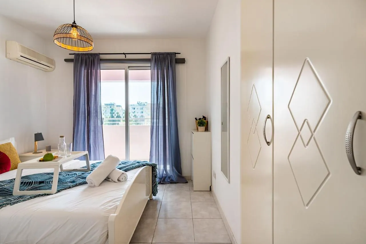 Sweet Retreat 2-Br Apartment In Mackenzie Larnaca