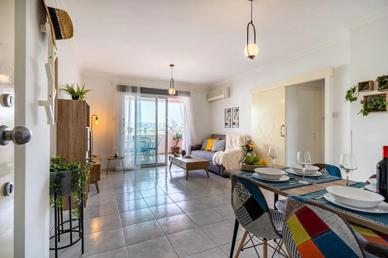 Sweet Retreat 2-Br Apartment In Mackenzie Larnaca Cyprus