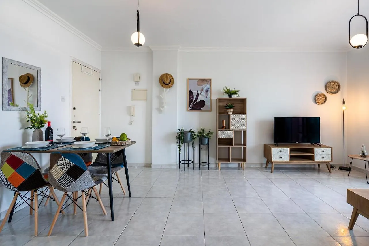Sweet Retreat 2-Br Apartment In Mackenzie Larnaca Cyprus