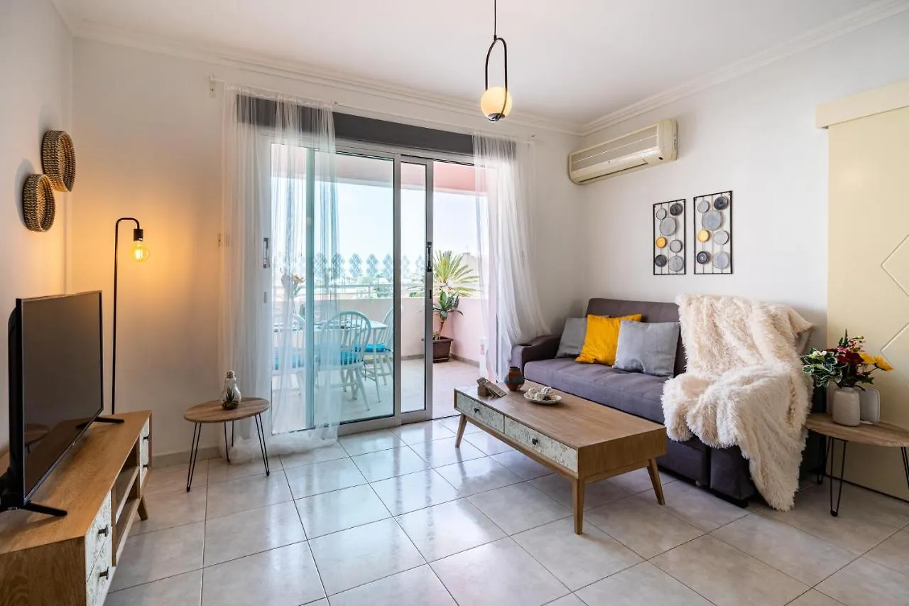 Sweet Retreat 2-Br Apartment In Mackenzie Larnaca Cyprus