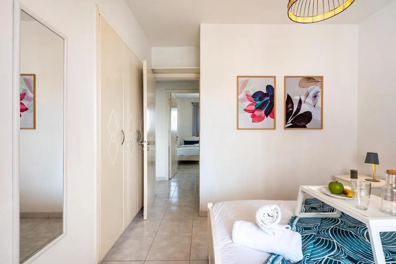 Sweet Retreat 2-Br Apartment In Mackenzie Larnaca